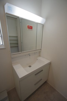 【独立洗面台】 | 【仲介手数料無料！！】稲城市坂浜　新築戸建て（全11棟）8号棟　5080万円