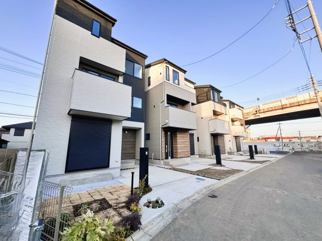 足立区南花畑１丁目　新築分譲住宅　全15邸の外観