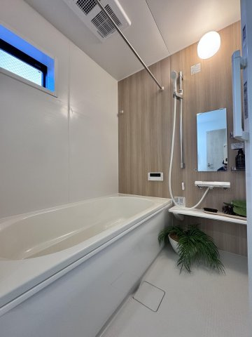 足立区南花畑１丁目　新築分譲住宅　全15邸の浴室|浴室には乾燥暖房機能を付帯しています！寒い時期も暖房機能で快適にバスタイムをお楽しみいただけます。