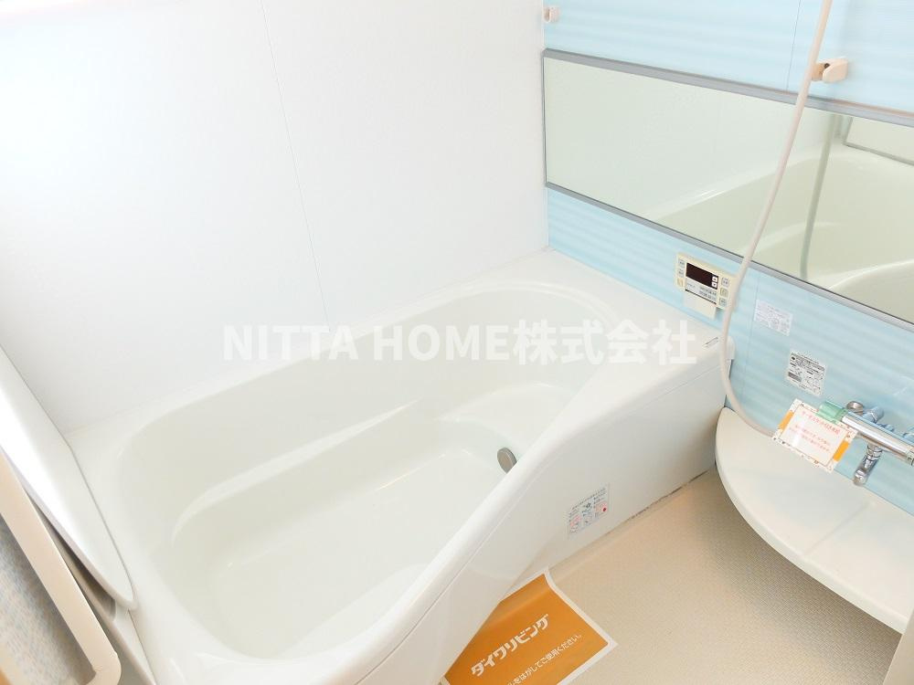 コンフォール・ヴィラＢ棟の浴室|１坪タイプの大きなバスルームです！！