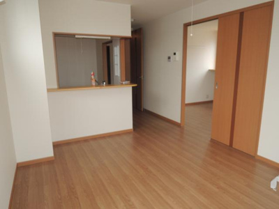 【居間・リビング】 | ユートピア | こちらのリビングで趣味の時間をお楽しみください