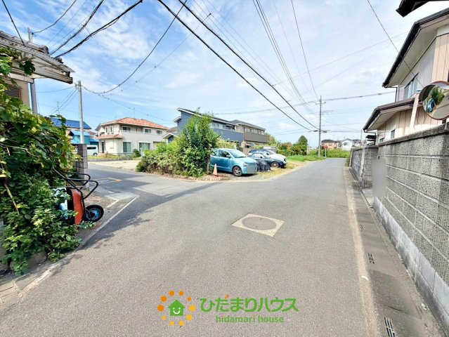 白岡市篠津１期　中古一戸建ての駐車場