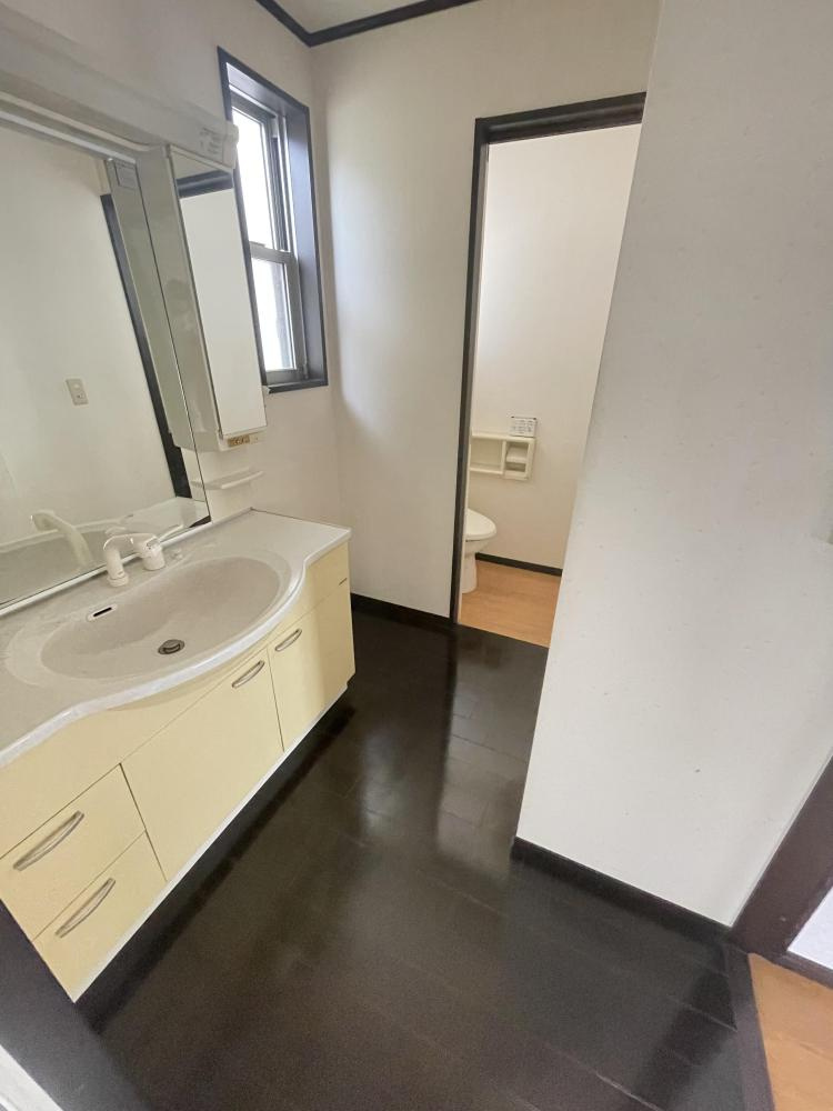 岩宿アパートの洗面所