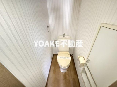 【トイレ】 | コートアベニュー | 別部屋の写真になります。現況優先