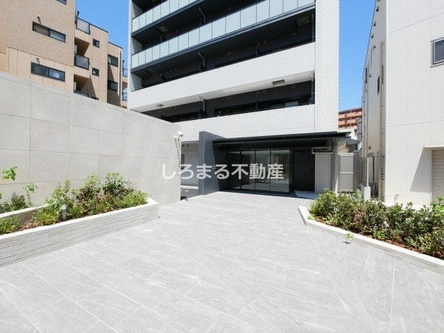 レジュールアッシュ天王寺舟橋のエントランス