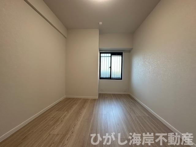 クリオ平塚十番館の寝室|新規リフォーム完了！　5.9帖　納戸