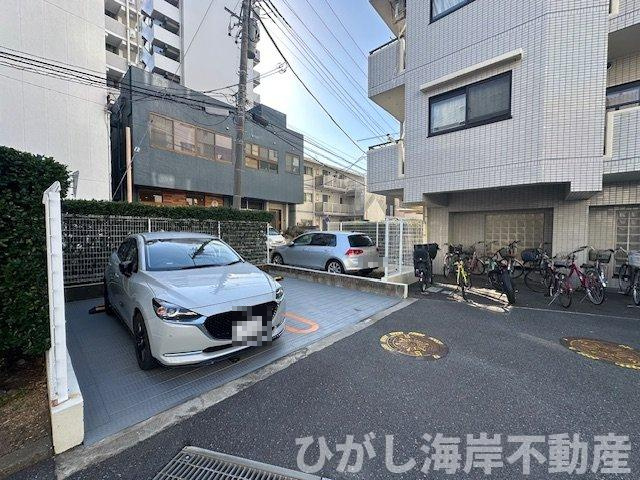 クリオ平塚十番館の駐車場|敷地内駐車場