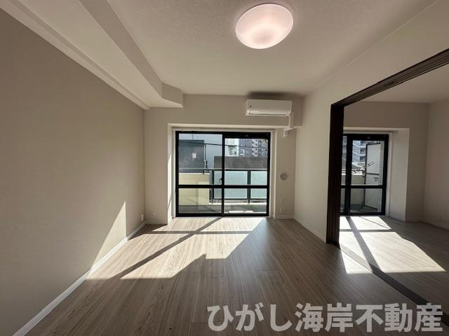 クリオ平塚十番館の居間・リビング|新規リフォーム完了！　11.5帖　LDK