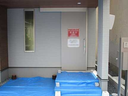 広島市安佐南区山本６丁目　新築一戸建ての玄関