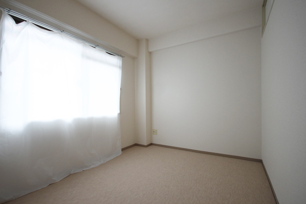 グランドゥール平井の洋室