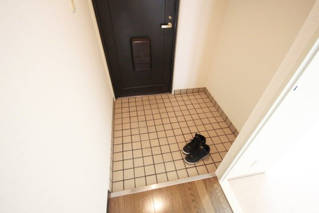 グランドゥール平井の玄関