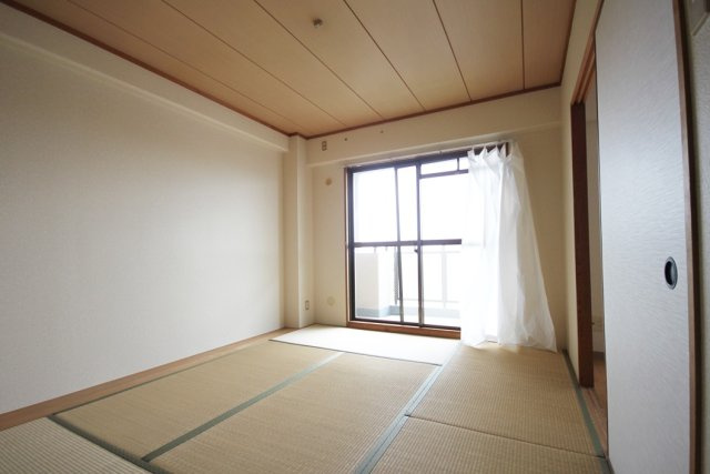 グランドゥール平井の和室