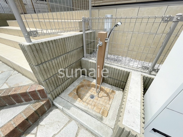 スプレッド与野のその他共用部分|エントランス前の水道です。