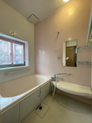 中古戸建・中古住宅　郡山市大槻町下町東　大槻小学校・大槻中学校の浴室|暖かみのあるバスルーム。もちろん追い炊き機能付きで日々の疲れをゆっくり癒せます♪♪