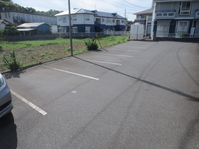 ユーハイツの駐車場