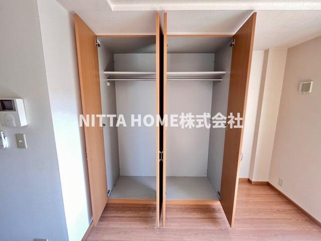 明和マンションⅡの収納|全居室収納スペース付きです♪