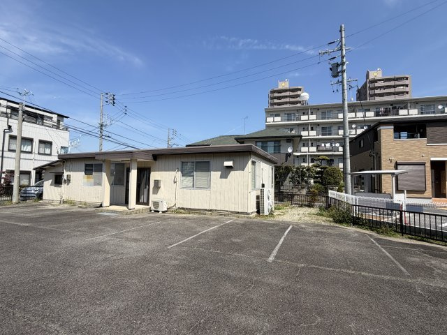中ノ割貸事務所(P8台以上駐車可）の外観