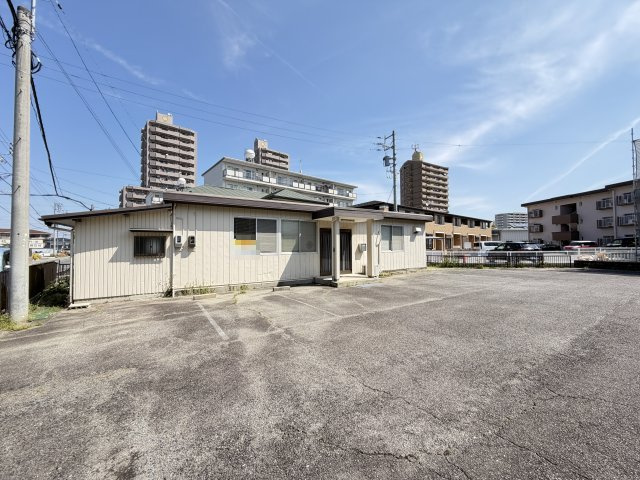 中ノ割貸事務所(P8台以上駐車可）の外観