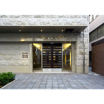 【エントランス】 | プレサンスOSAKA江坂 | 落ち着いたエントランスです