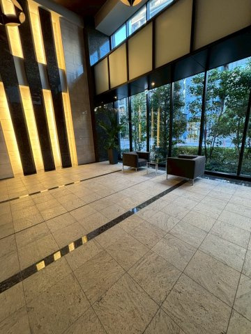 ライトテラス新宿御苑のエントランス