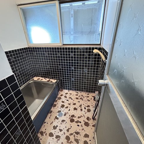 登別市柏木町２丁目14-8戸建の浴室