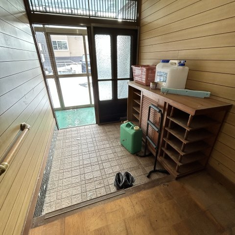 登別市柏木町２丁目14-8戸建の玄関