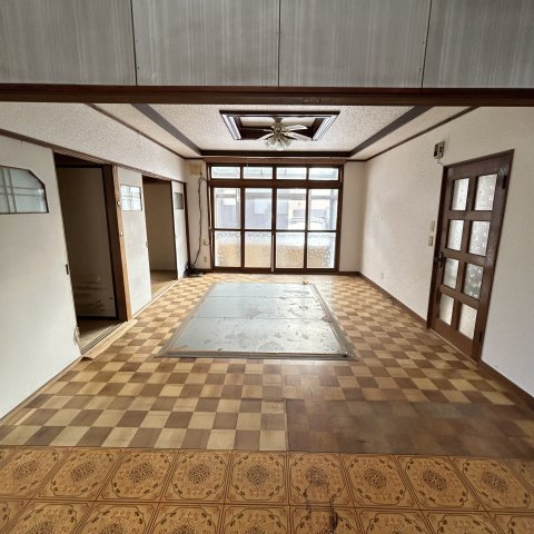 登別市柏木町２丁目14-8戸建の居間・リビング