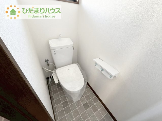 【トイレ】 | 常総市内守谷町きぬの里2丁目　中古戸建 | 環境にもやさしい、少ない水量でしっかり流す節水型トイレを設置！
