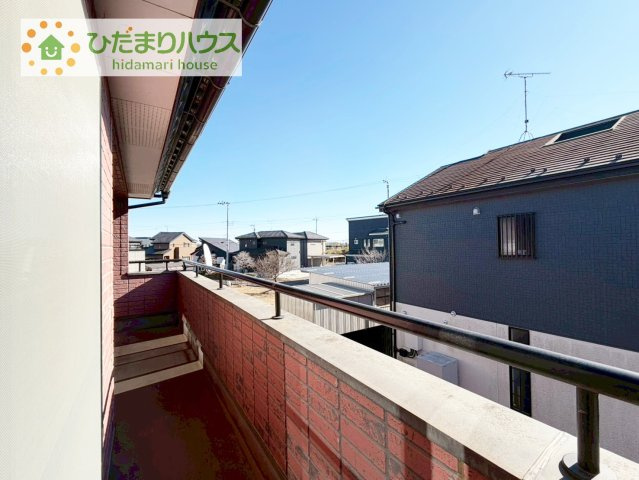 【バルコニー】 | 常総市内守谷町きぬの里2丁目　中古戸建 | 広々としたバルコニーは、大量の洗濯物を干しても余裕！お布団だって、家族全員分をいっきに干せますね(^O^)