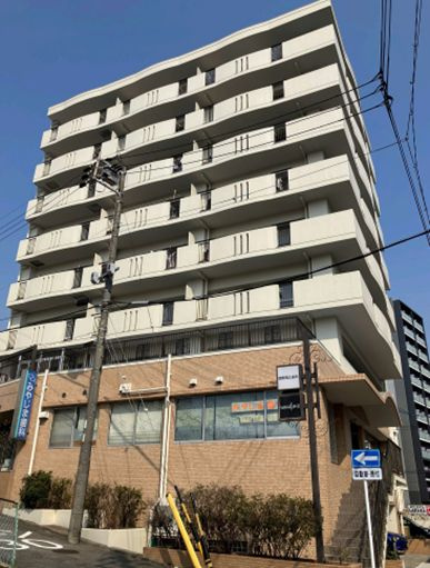 ファミール神宮の外観