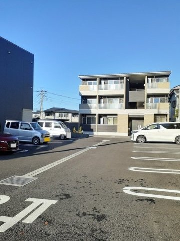 アルコバレーノⅡの駐車場|駐車場があるので、車を買う予定の方も安心です