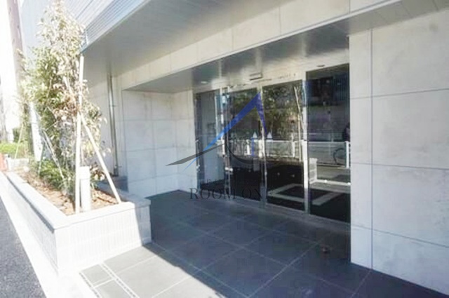 ＧＥＮＯＶＩＡ横浜鶴見市場ｓｋｙｇａｒｄｅｎのエントランス|エントランスです。