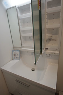 【洗面所】 | 【仲介手数料無料！！】稲城市坂浜　新築戸建て（全11棟）11号棟　5480万円