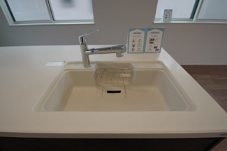 【キッチン】 | 【仲介手数料無料！！】稲城市坂浜　新築戸建て（全11棟）11号棟　5480万円 | 浄水器付き水栓