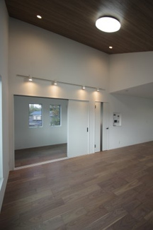 【居間・リビング】 | 【仲介手数料無料！！】稲城市坂浜　新築戸建て（全11棟）11号棟　5480万円