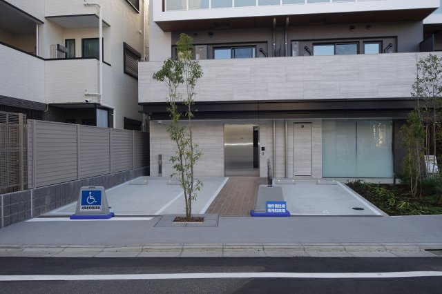 プレディアコート板橋の駐車場