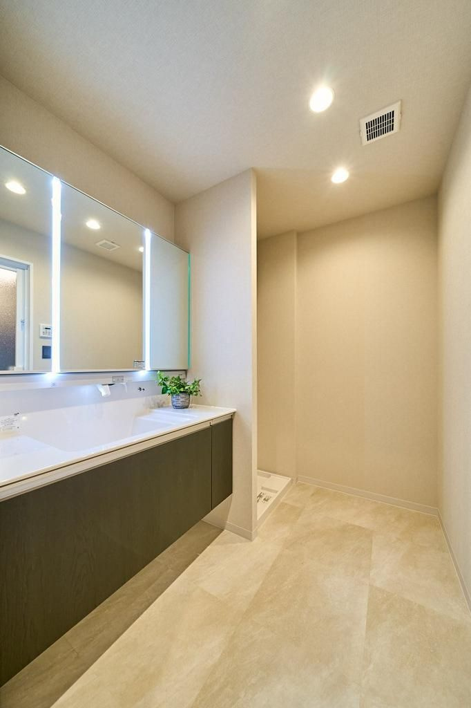 ザ・パークタワー東京サウスの独立洗面台|独立洗面台あり、毎朝おしゃれに忙しい女性の方におすすめです