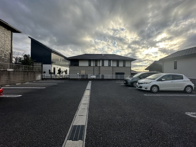 グリーンヒルズ吉原の駐車場
