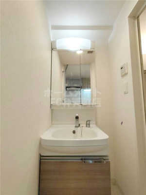 【洗面所】 | ファステート大阪ドームシティ | スペースが確保できる洗面所です