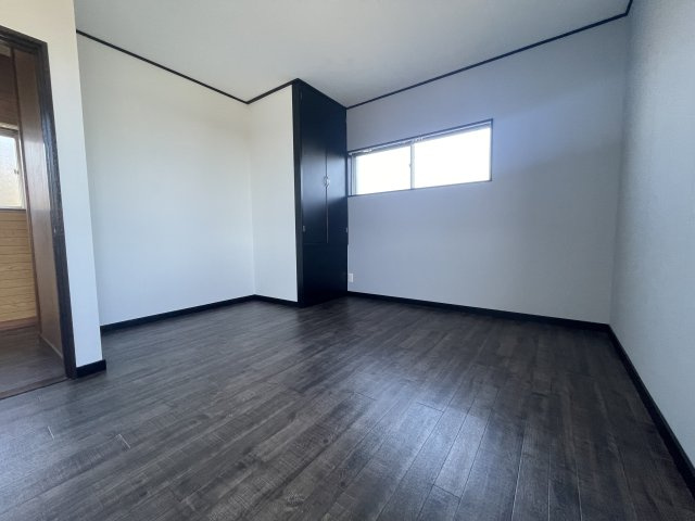 大網白里市木崎貸戸建の洋室