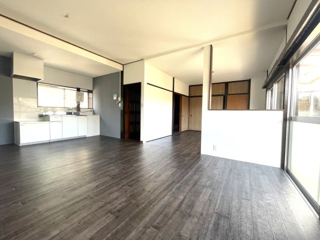 大網白里市木崎貸戸建の居間・リビング