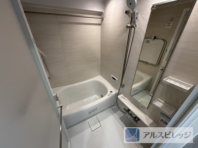 ロイヤルステージ朝霞の浴室|日々の疲れを癒す、落ち着いたデザインのお風呂付です