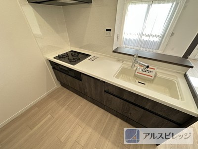 ロイヤルステージ朝霞のキッチン|グレーのおしゃれなキッチン
汚れも目立ちにくいデザインです