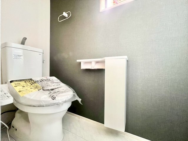 練馬区貫井4丁目　新築戸建のトイレ|2026.01.26撮影

現地ご見学希望・資料請求などお気軽にお問い合わせ下さい！
03-5990-5201