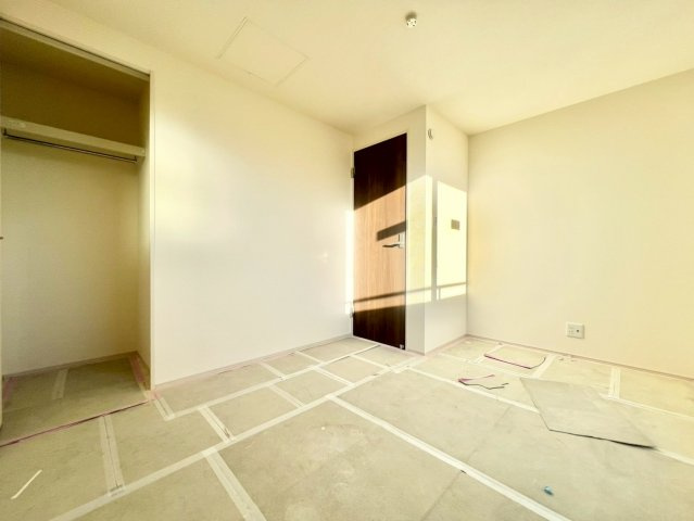 練馬区貫井4丁目　新築戸建の洋室|2026.01.26撮影

現地ご見学希望・資料請求などお気軽にお問い合わせ下さい！
03-5990-5201