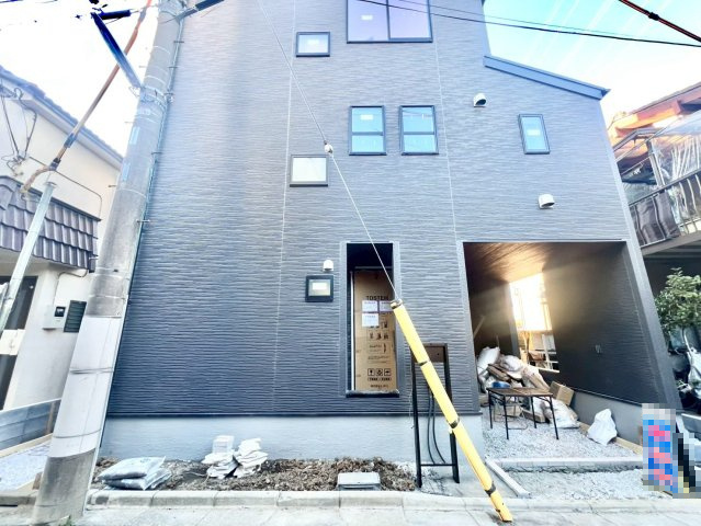 練馬区貫井4丁目　新築戸建の外観|2026.01.26撮影

現地ご見学希望・資料請求などお気軽にお問い合わせ下さい！
03-5990-5201