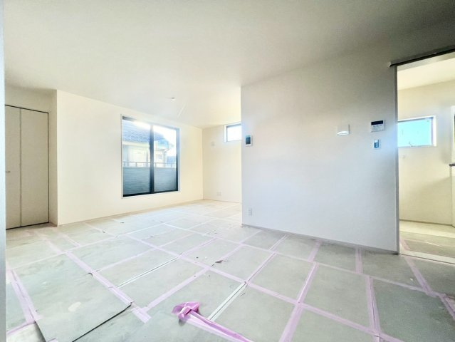 練馬区貫井4丁目　新築戸建の居間・リビング|2026.01.26撮影

現地ご見学希望・資料請求などお気軽にお問い合わせ下さい！
03-5990-5201