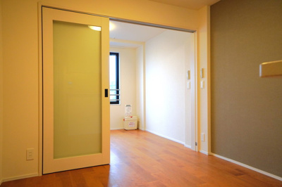 【居間・リビング】 | ＣＲＥＡＴＩＦ池袋 | ※写真は同タイプ住戸です。