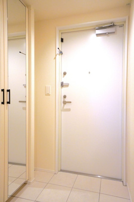 【玄関】 | ＣＲＥＡＴＩＦ池袋 | ※写真は同タイプ住戸です。