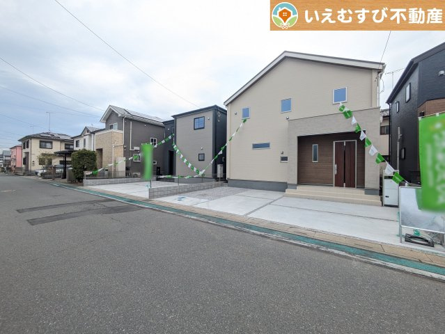 Livele Garden.S　深谷上野台第23の前面道路含む現地写真|安心の広々6ｍ前面道路
6ｍの前面道路はお車の駐車が楽々！すれ違える広さが確保されています♪